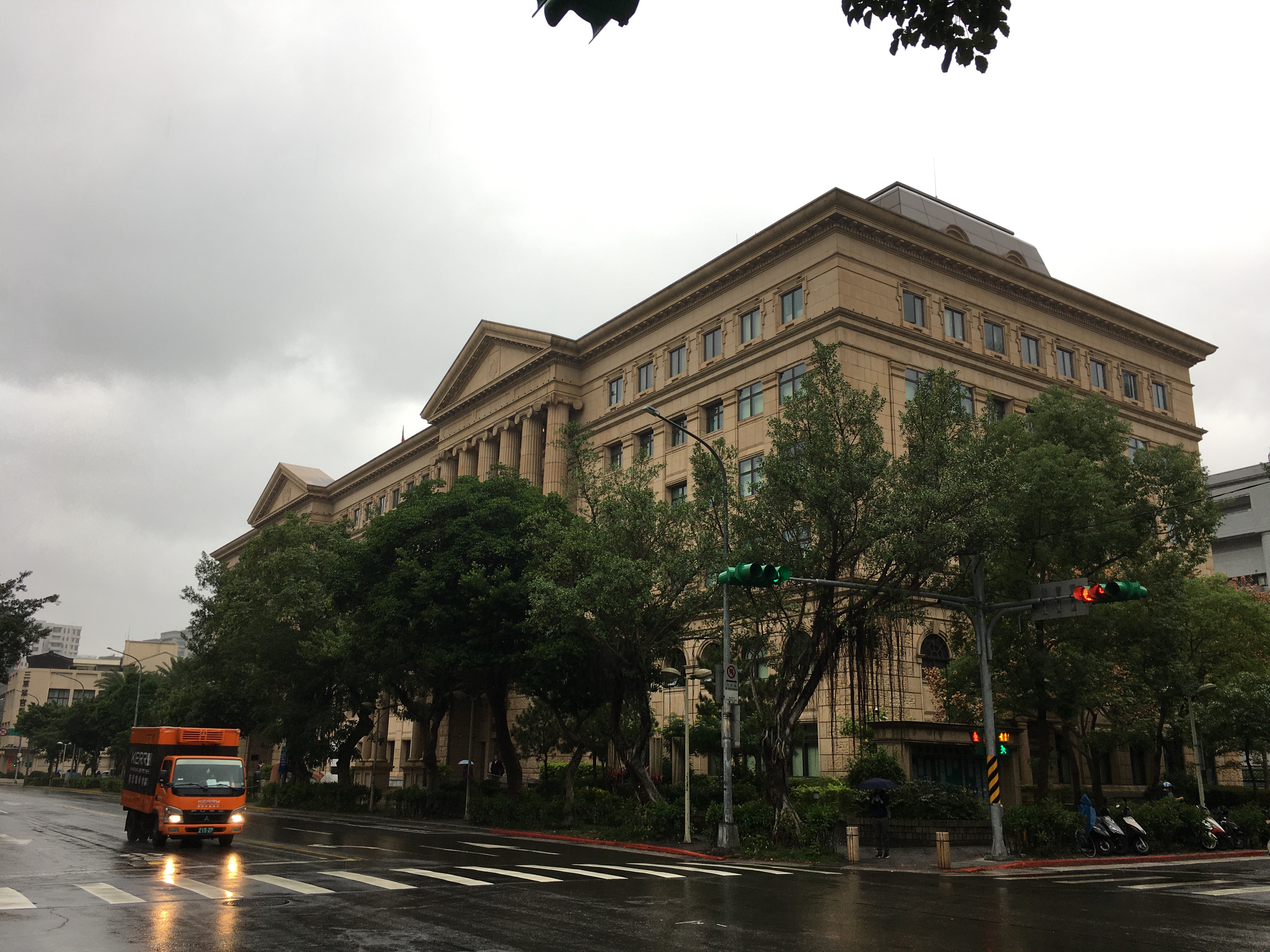 跟國軍歷史文物館有關的相片,共2張